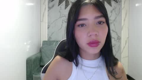 sky_sweet_a online show from December 21, 2025, 4:14 pm