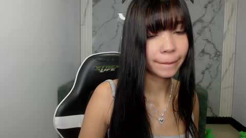 sky_sweet_a online show from December 22, 2025, 4:15 pm