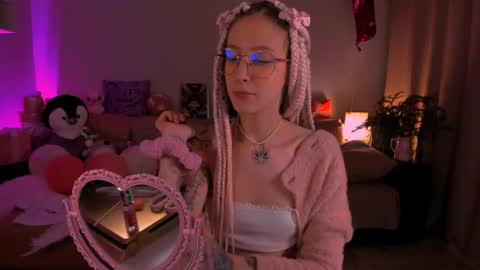    online show from February 20, 2025, 11:10 pm