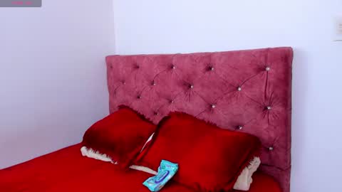 Snapshot of skyhotgirl chatting on June 9, 2026, 5:35 pm Sky online show from June 9, 2026, 5:35 pm