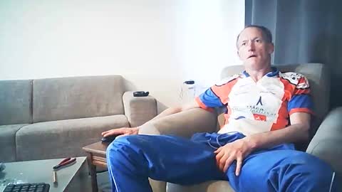 MadOteC online show from April 19, 2026, 4:56 am