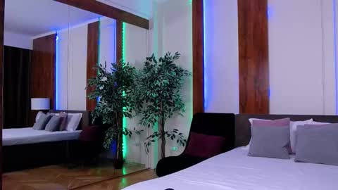 SkylarSpark online show from September 18, 2025, 7:38 pm