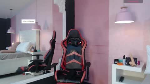 skylerbloom online show from September 29, 2025, 3:33 am