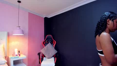 skylerbloom online show from October 20, 2025, 3:18 am