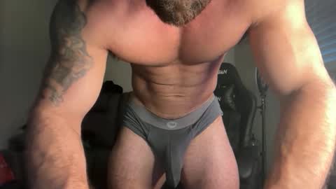 Snapshot of skylerflexes chatting on May 6, 2026, 10:48 pm Skyler Flexes online show from May 6, 2026, 10:48 pm