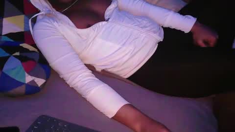 skyonetoo3 online show from February 1, 2025, 11:43 am