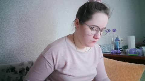 skyressie333 online show from February 18, 2025, 9:10 am