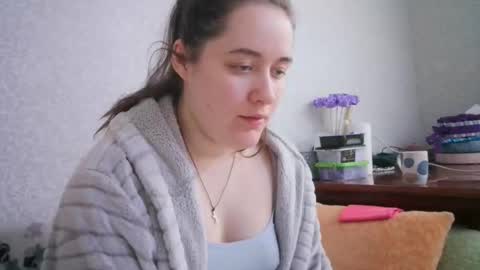 skyressie333 online show from February 19, 2025, 10:12 am