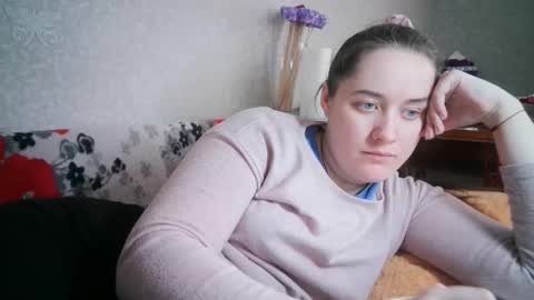 skyressie333 online show from February 25, 2025, 10:26 am