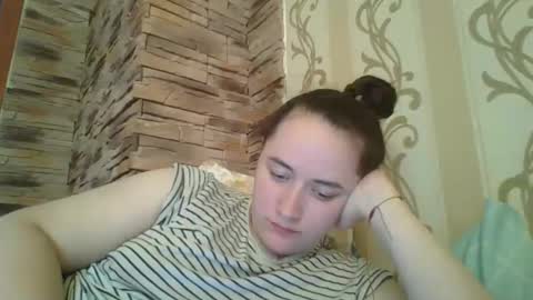 skyressie333 online show from October 19, 2025, 8:37 am