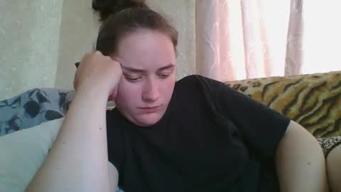 Snapshot of skyressie333 chatting on May 20, 2026, 9:37 am skyressie333 online show from May 20, 2026, 9:37 am
