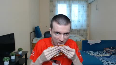 Snapshot of slavaxxx777 chatting on May 18, 2026, 2:29 am Slava GAY. PVT OPEN. online show from May 18, 2026, 2:29 am