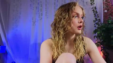 Lily online show from October 30, 2025, 6:15 am