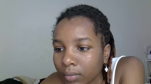 sleciah online show from November 19, 2025, 9:31 am