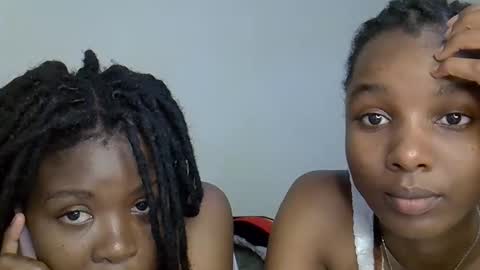 sleciah online show from November 30, 2025, 12:09 pm