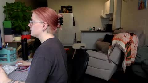 Kiwi Girl online show from June 3, 2026, 1:52 am