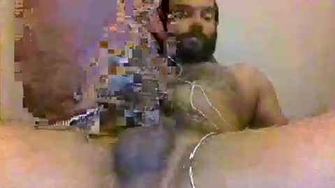 Snapshot of slhendyman chatting on December 18, 2025, 9:32 pm slhendyman online show from December 18, 2025, 9:32 pm
