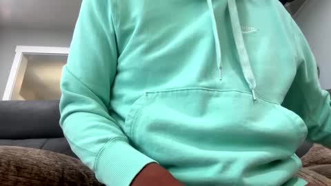 slick2285 online show from September 15, 2025, 7:03 pm