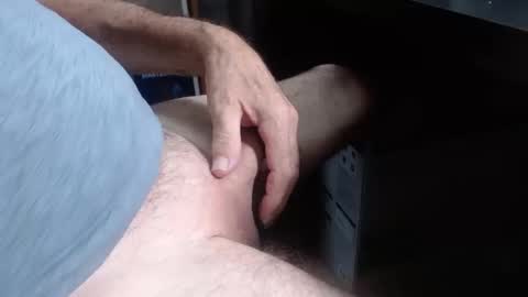 sliderguy699 online show from October 13, 2025, 4:40 pm