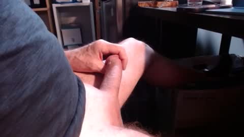 sliderguy699 online show from April 19, 2026, 11:53 am