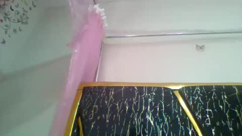 Anna online show from November 17, 2025, 2:01 pm