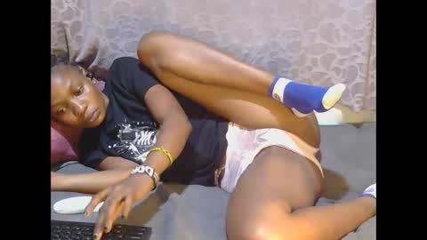 slim_girl01 online show from October 27, 2025, 7:18 pm