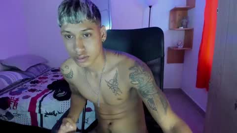 slim_master12 online show from February 14, 2025, 9:32 pm