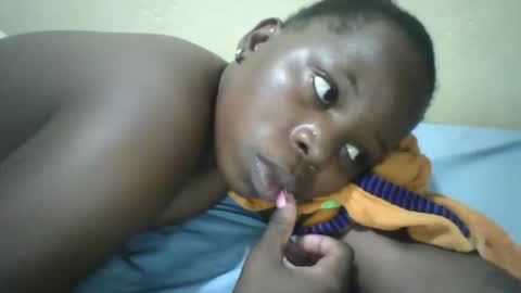 Snapshot of slim_petite_ebony chatting on May 16, 2026, 8:07 pm slim_petite_ebony online show from May 16, 2026, 8:07 pm