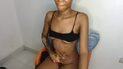Snapshot of slim_wetpussyy chatting on August 1, 2026, 6:07 pm Bella online show from August 1, 2026, 6:07 pm