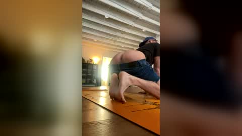Snapshot of slimmusclebutt chatting on July 25, 2026, 12:36 pm Slim Musclebuns online show from July 25, 2026, 12:36 pm