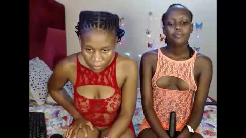 slimmy_kitties online show from November 15, 2025, 3:37 am