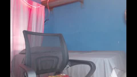 slimzyx online show from February 28, 2025, 11:58 am