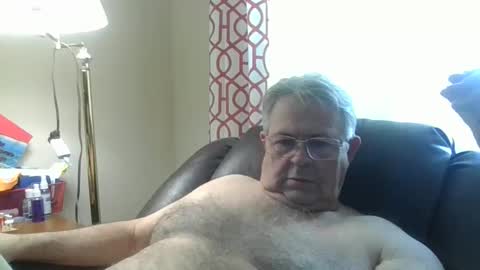 Snapshot of slippery_duck chatting on January 6, 2025, 4:34 pm slippery_duck online show from January 6, 2025, 4:34 pm