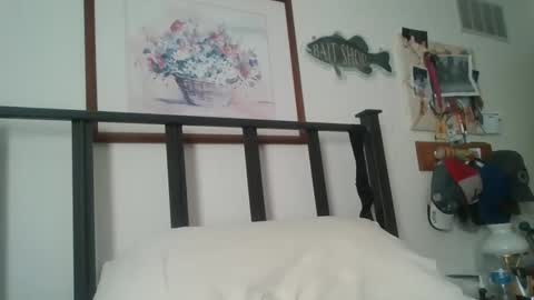 Snapshot of slippery_duck chatting on January 25, 2025, 5:51 pm slippery_duck online show from January 25, 2025, 5:51 pm