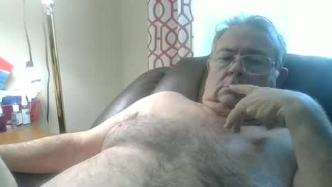 Snapshot of slippery_duck chatting on January 27, 2025, 2:24 pm slippery_duck online show from January 27, 2025, 2:24 pm