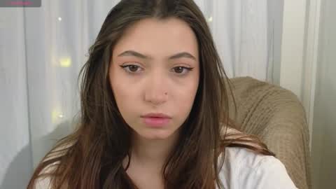 Emilia online show from December 16, 2025, 12:32 pm