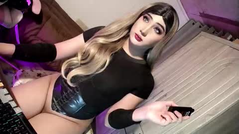Snapshot of slut_bigcock chatting on June 1, 2026, 10:17 am Nathalie online show from June 1, 2026, 10:17 am