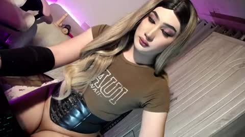 Snapshot of slut_bigcock chatting on July 14, 2026, 10:21 am Nathalie online show from July 14, 2026, 10:21 am
