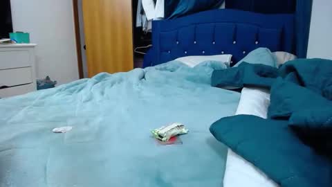 Slutdirtyxxx online show from September 11, 2025, 6:13 am