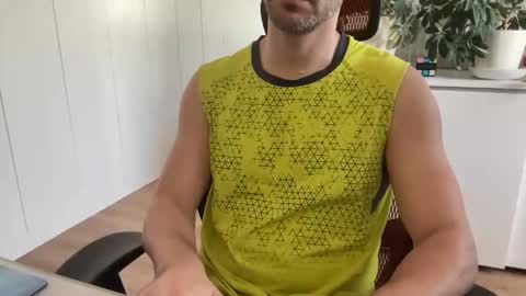 Snapshot of slutguy81 chatting on March 2, 2026, 9:27 am Slutguy81 online show from March 2, 2026, 9:27 am