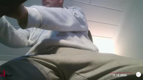  SLUTIAM   online show from December 11, 2024, 8:04 am