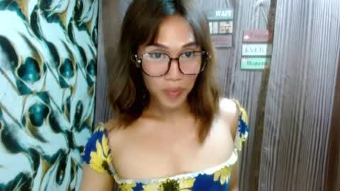 Snapshot of slutqueen_raz chatting on July 18, 2026, 12:48 am Raz online show from July 18, 2026, 12:48 am