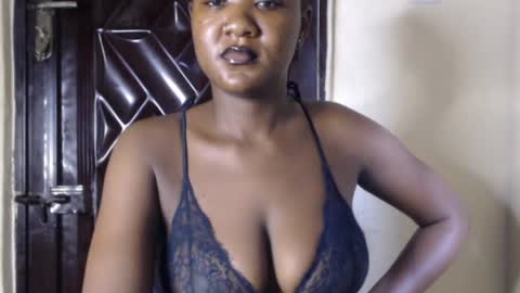 Snapshot of sluttx_choco chatting on June 22, 2026, 8:22 am sluttx_choco online show from June 22, 2026, 8:22 am