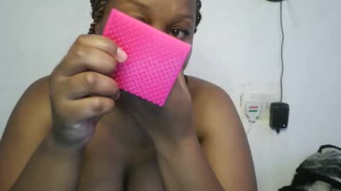 Snapshot of slutty_shan chatting on October 17, 2025, 7:44 am slutty_shan online show from October 17, 2025, 7:44 am