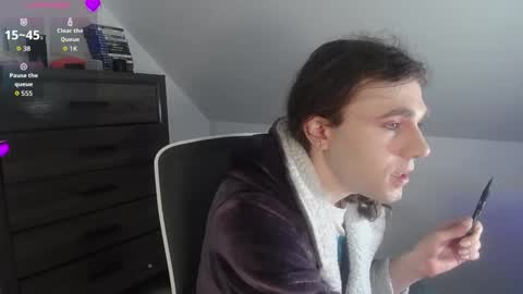 Natsu online show from March 16, 2026, 5:39 pm