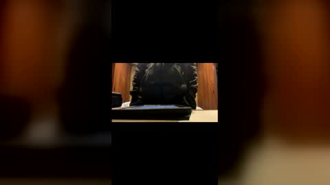 Snapshot of slyneck chatting on April 5, 2026, 1:19 pm slyneck online show from April 5, 2026, 1:19 pm