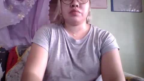 Snapshot of small_boobs59 chatting on September 15, 2025, 2:33 am Lovewella online show from September 15, 2025, 2:33 am