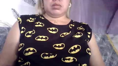 Snapshot of small_boobs59 chatting on September 19, 2025, 4:47 am Lovewella online show from September 19, 2025, 4:47 am