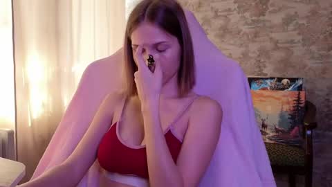 Emma online show from June 1, 2026, 1:35 pm