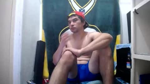 Snapshot of small_wood21 chatting on December 23, 2024, 10:32 am small wood21 online show from December 23, 2024, 10:32 am